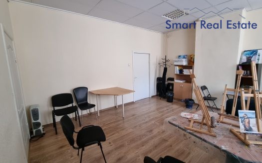 Telpa 30 m2 Citadeles ielā 2.