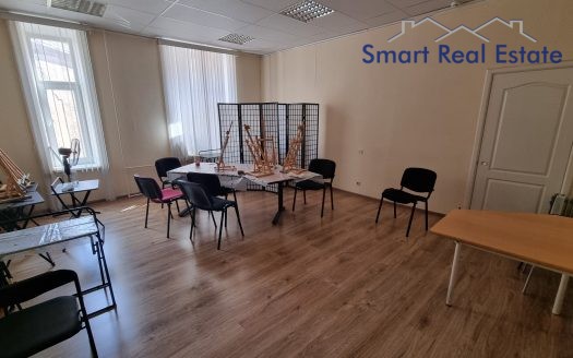 Telpa 30 m2 Citadeles ielā 2.