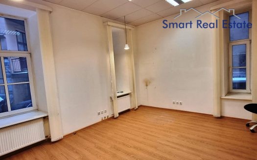 Telpa 27 m2 Citadeles ielā 2.