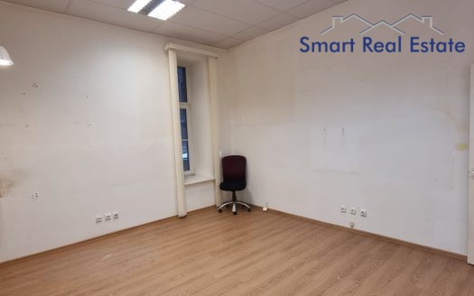 Telpa 27 m2 Citadeles ielā 2.