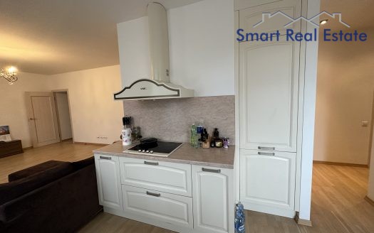 Centrs. Valmieras iela 28. 3 istabas dzīvoklis.