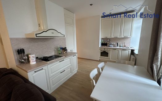 Centrs. Valmieras iela 28. 3 istabas dzīvoklis.