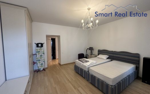 Centrs. Valmieras iela 28. 3 istabas dzīvoklis.