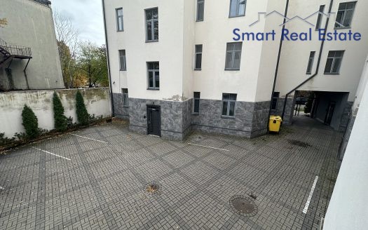 Centrs. Valmieras iela 28. 3 istabas dzīvoklis.