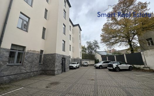 Centrs. Valmieras iela 28. 3 istabas dzīvoklis.