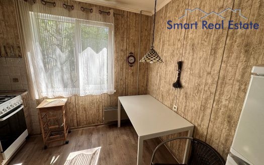 Īzīrē 2 istabas Pļavniekos.