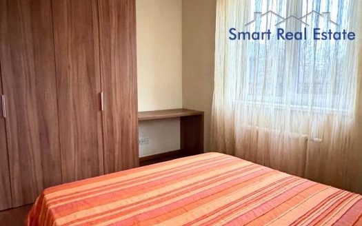 Māja Babītes pagastā. Blakus Piņķi.