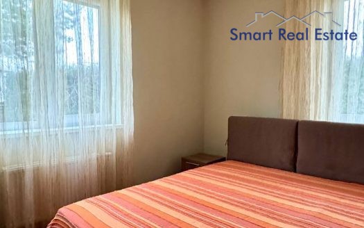 Māja Babītes pagastā. Blakus Piņķi.