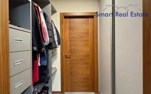 Māja Babītes pagastā. Blakus Piņķi.