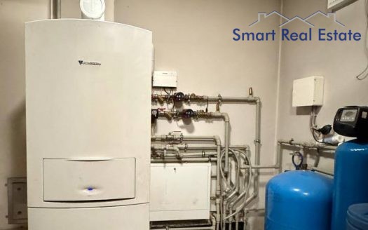 Māja Babītes pagastā. Blakus Piņķi.