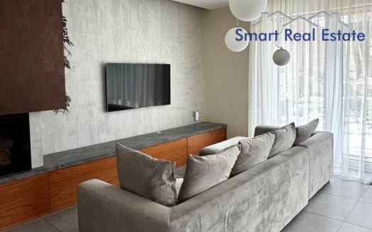 Māja Babītes pagastā. Blakus Piņķi.