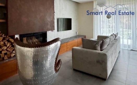 Māja Babītes pagastā. Blakus Piņķi.