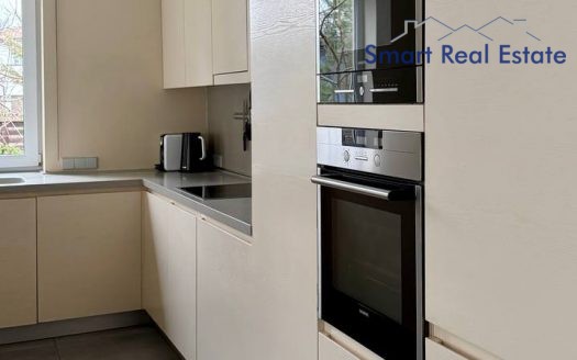 Māja Babītes pagastā. Blakus Piņķi.