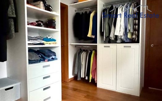 Māja Babītes pagastā. Blakus Piņķi.