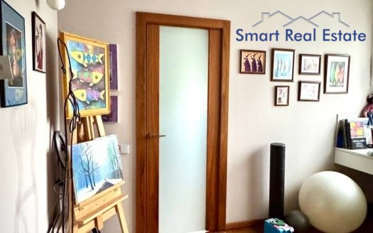 Māja Babītes pagastā. Blakus Piņķi.