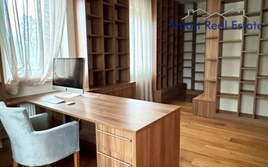 Māja Babītes pagastā. Blakus Piņķi.