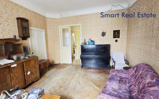 3 istabu dzīvoklis centrā. Hanzas iela 4.