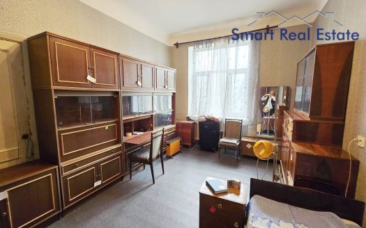 3 istabu dzīvoklis centrā. Hanzas iela 4.