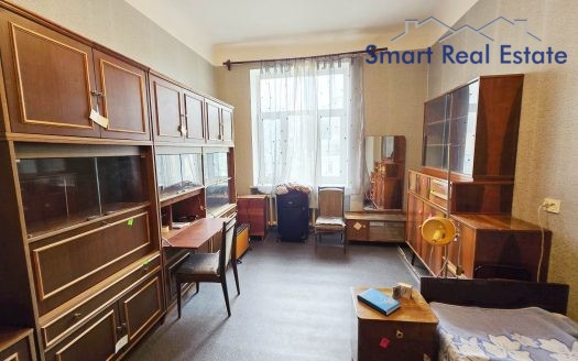 3 istabu dzīvoklis centrā. Hanzas iela 4.