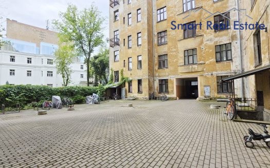 3 istabu dzīvoklis centrā. Hanzas iela 4.